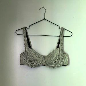 Signature bra cup top.